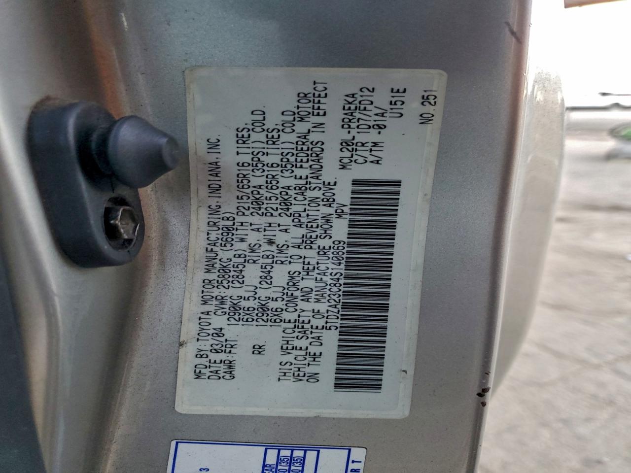 2004 TOYOTA SIENNA CE photo 14