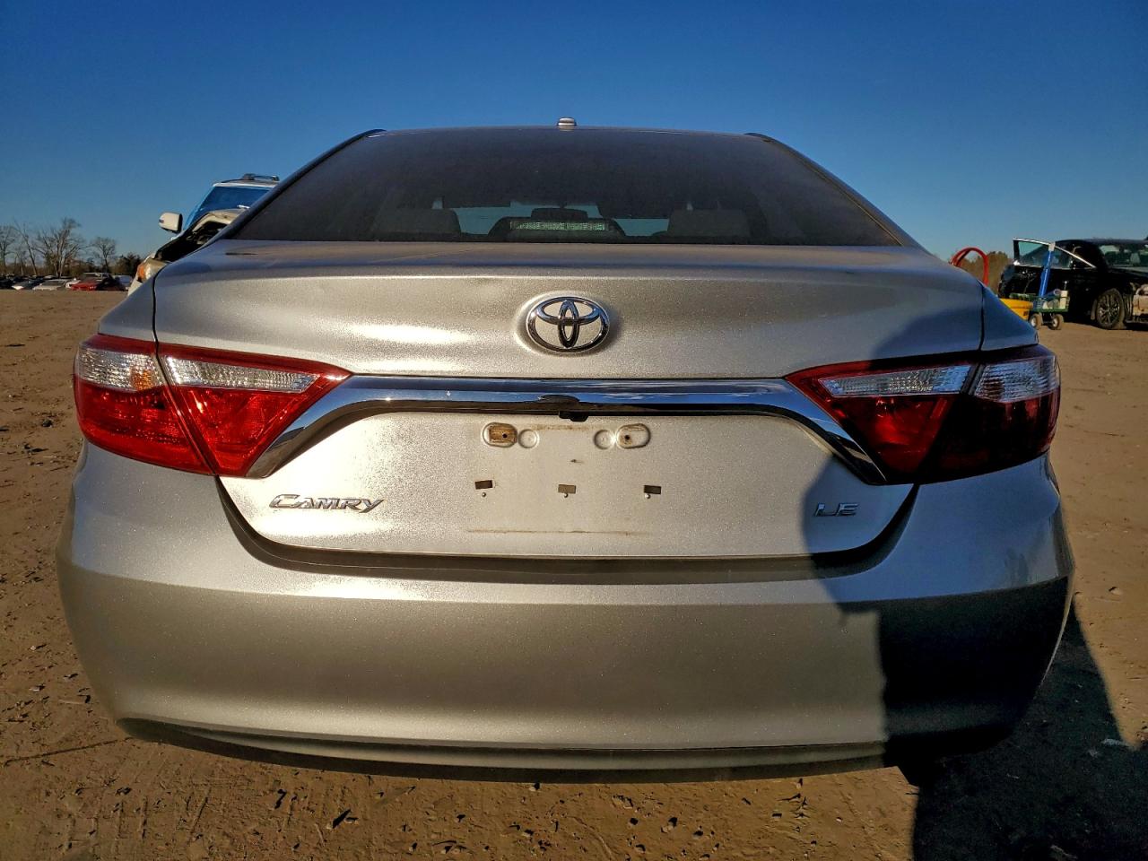 2017 TOYOTA CAMRY LE photo 6
