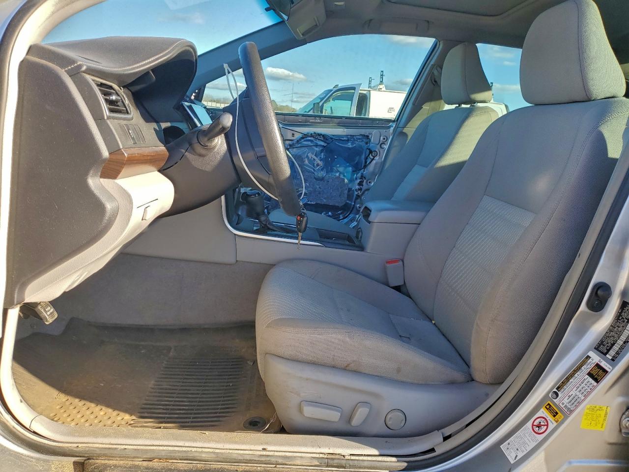 2017 TOYOTA CAMRY LE photo 7