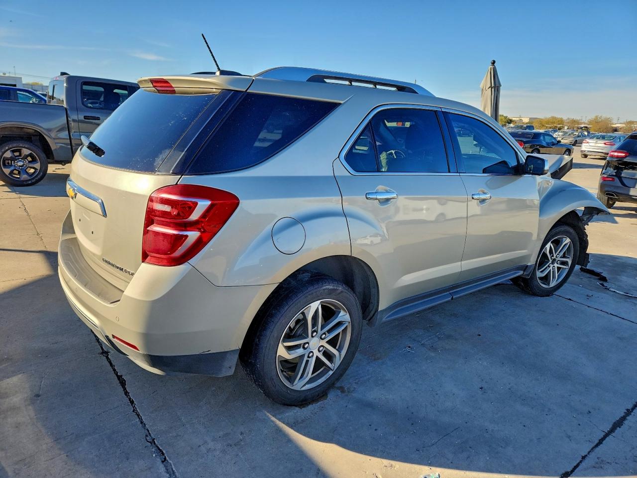 2016 CHEVROLET EQUINOX LTZ photo 3