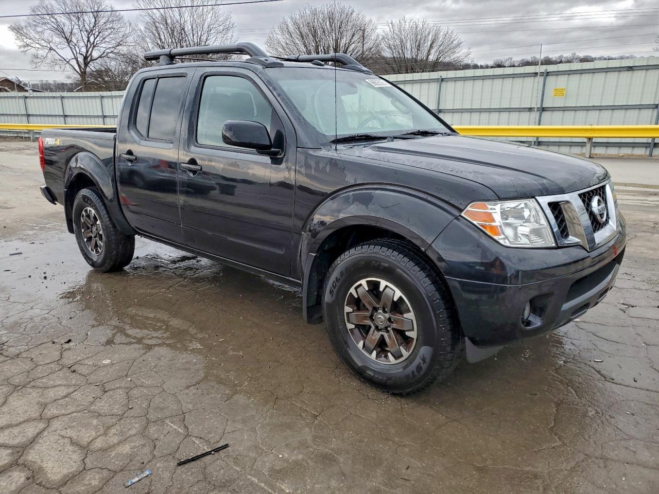 2017 NISSAN FRONTIER S photo 4