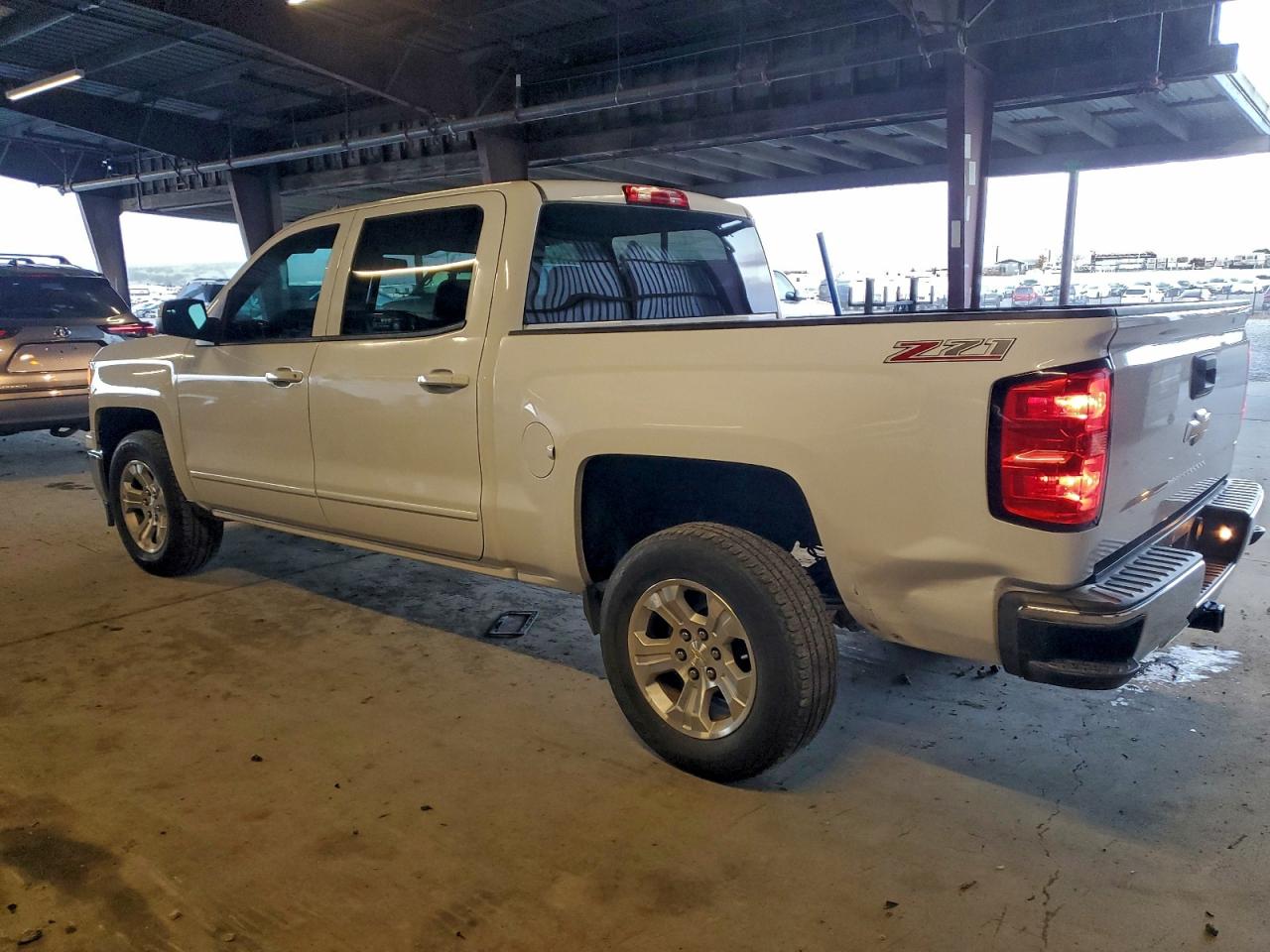 2015 CHEVROLET SILVERADO C1500 LT photo 2
