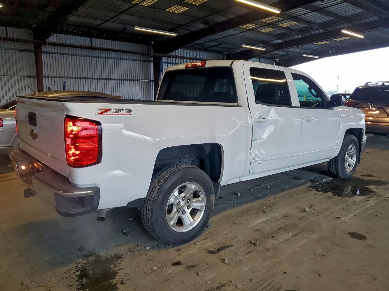2015 CHEVROLET SILVERADO C1500 LT photo 3