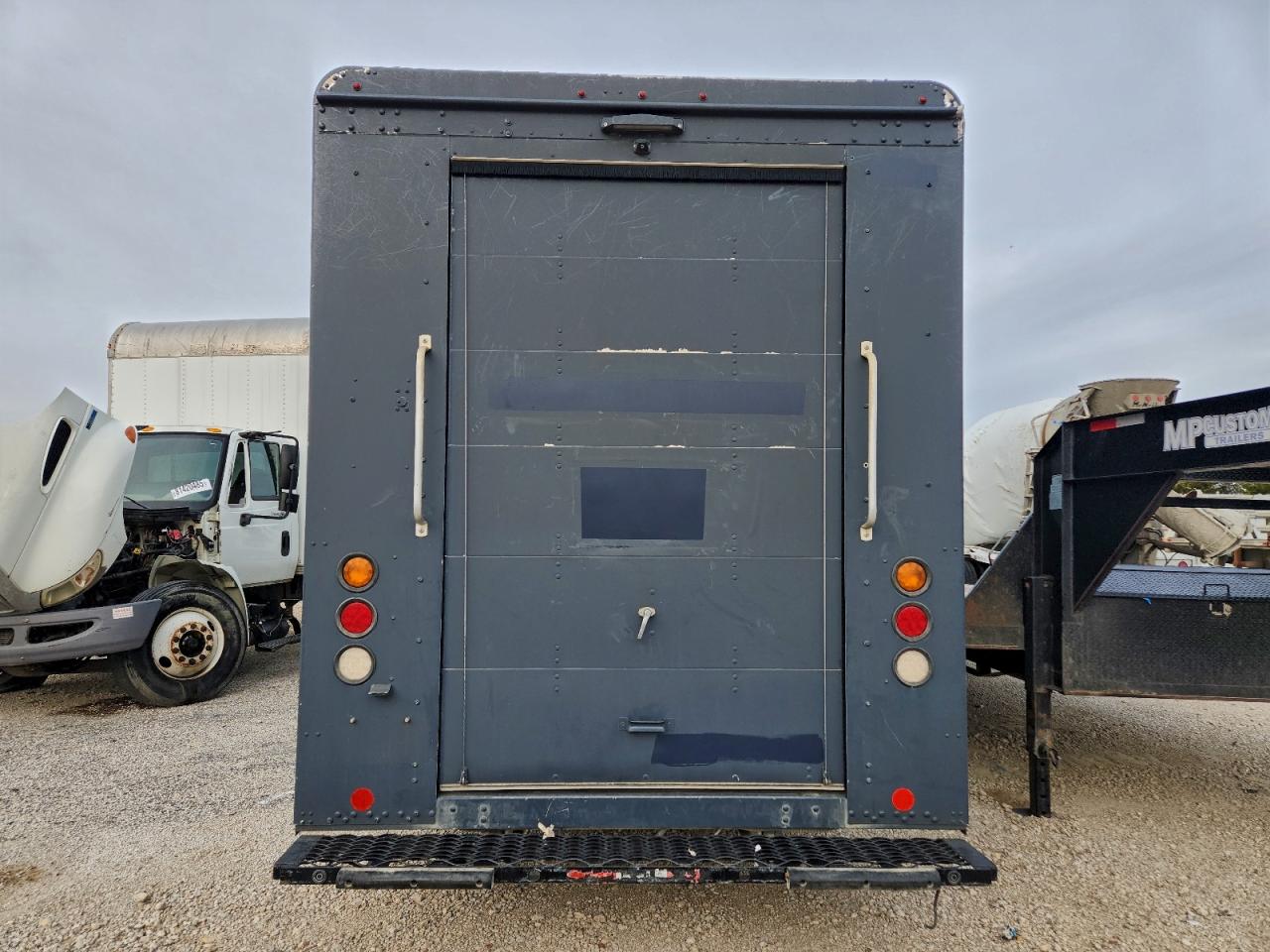 2020 FREIGHTLINER MT45G DELIVERY TRUCK photo 6