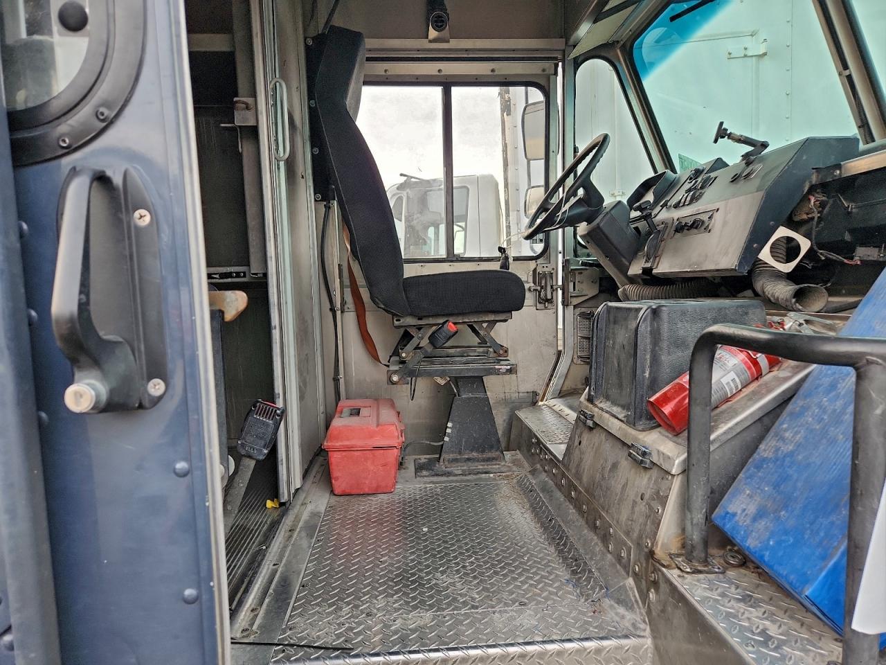 2020 FREIGHTLINER MT45G DELIVERY TRUCK photo 11