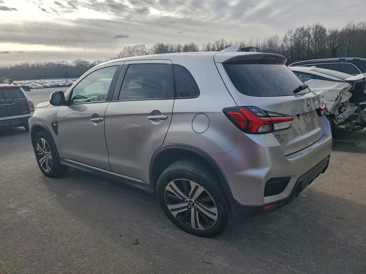 2022 MITSUBISHI OUTLANDER SPORT ES photo 2