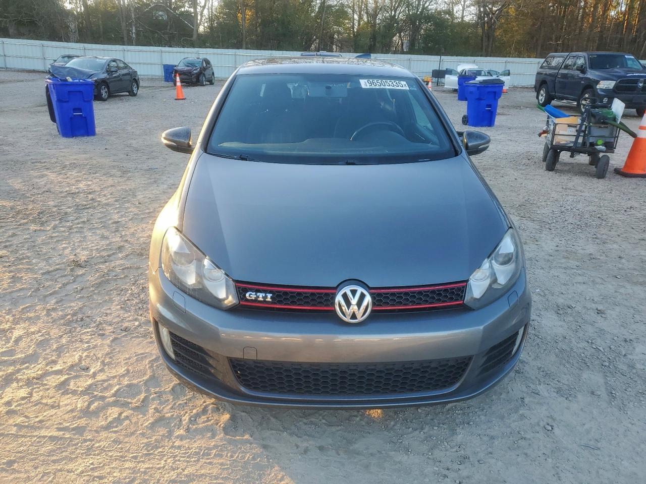 2011 VOLKSWAGEN GTI photo 5