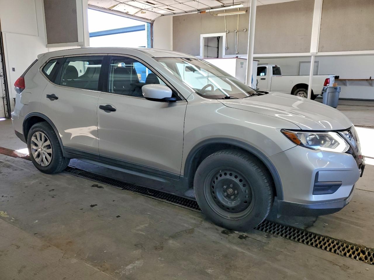 2017 NISSAN ROGUE S photo 4