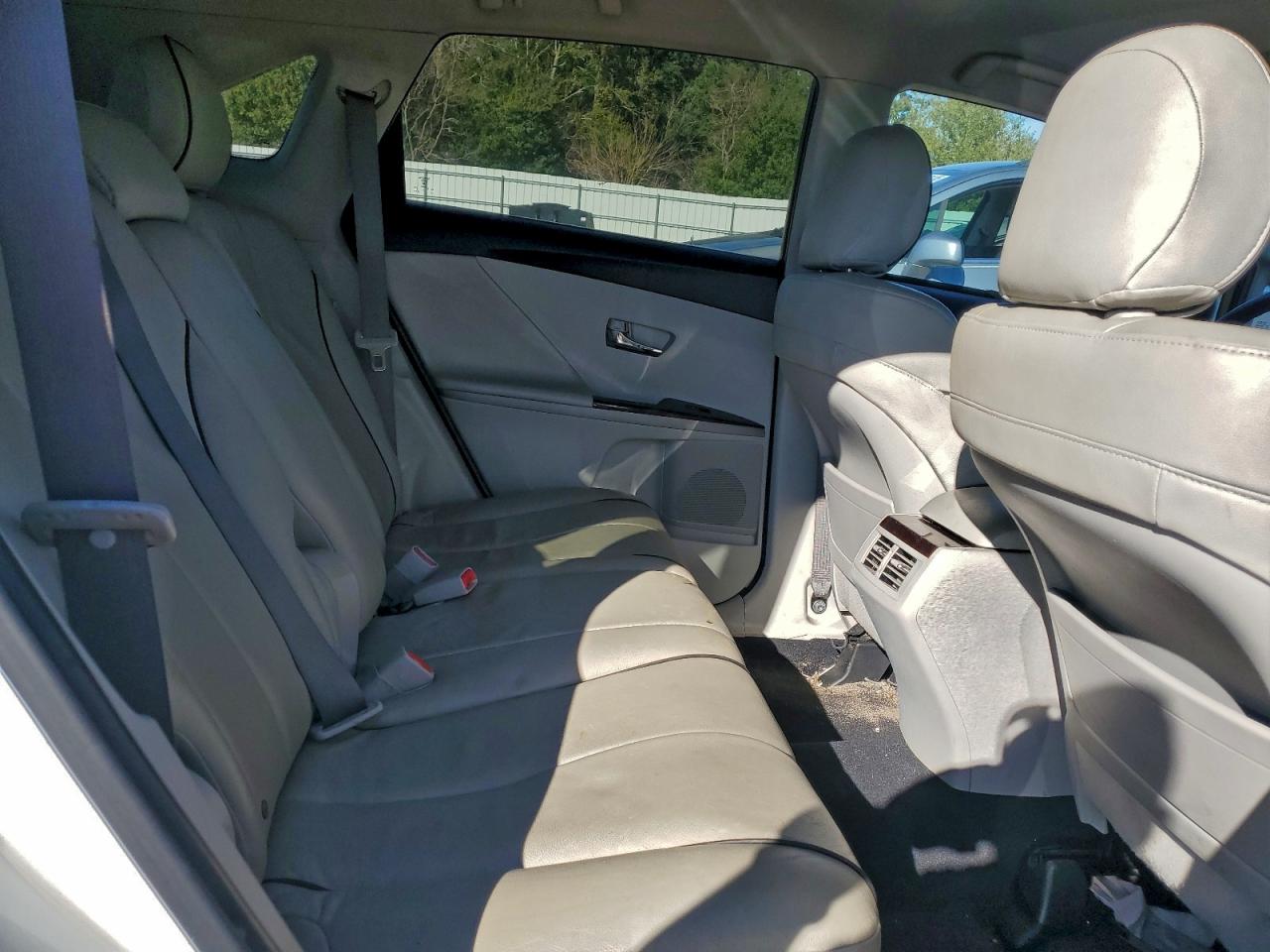 2009 TOYOTA VENZA photo 11