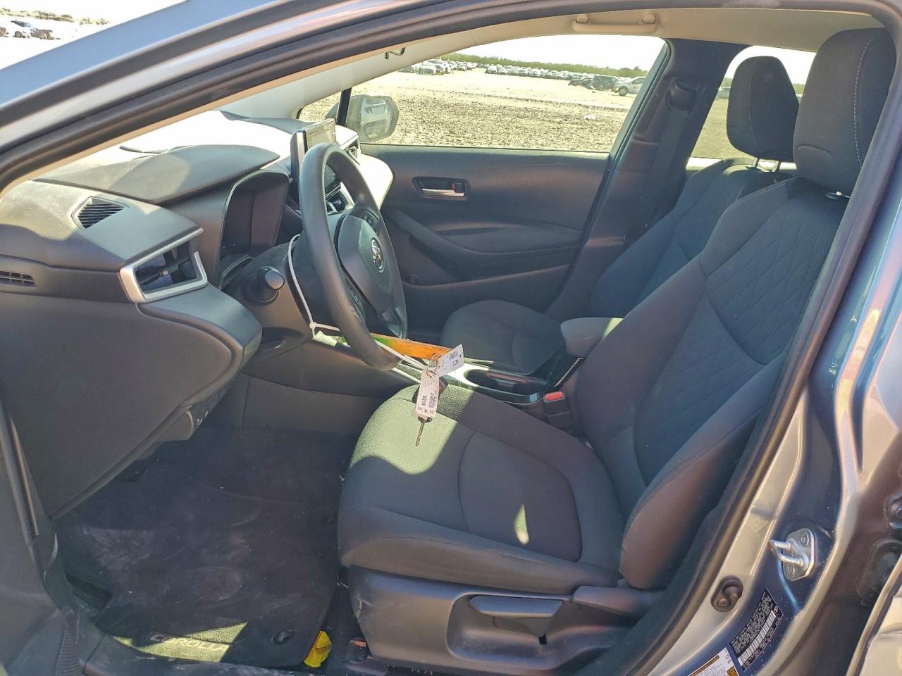 2021 TOYOTA COROLLA LE photo 7