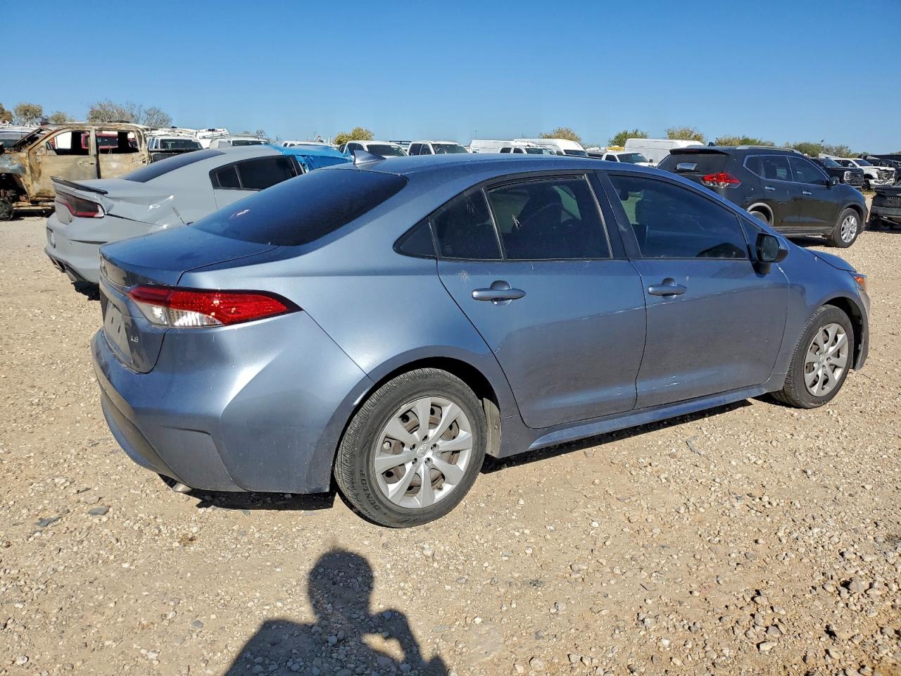 2021 TOYOTA COROLLA LE photo 3