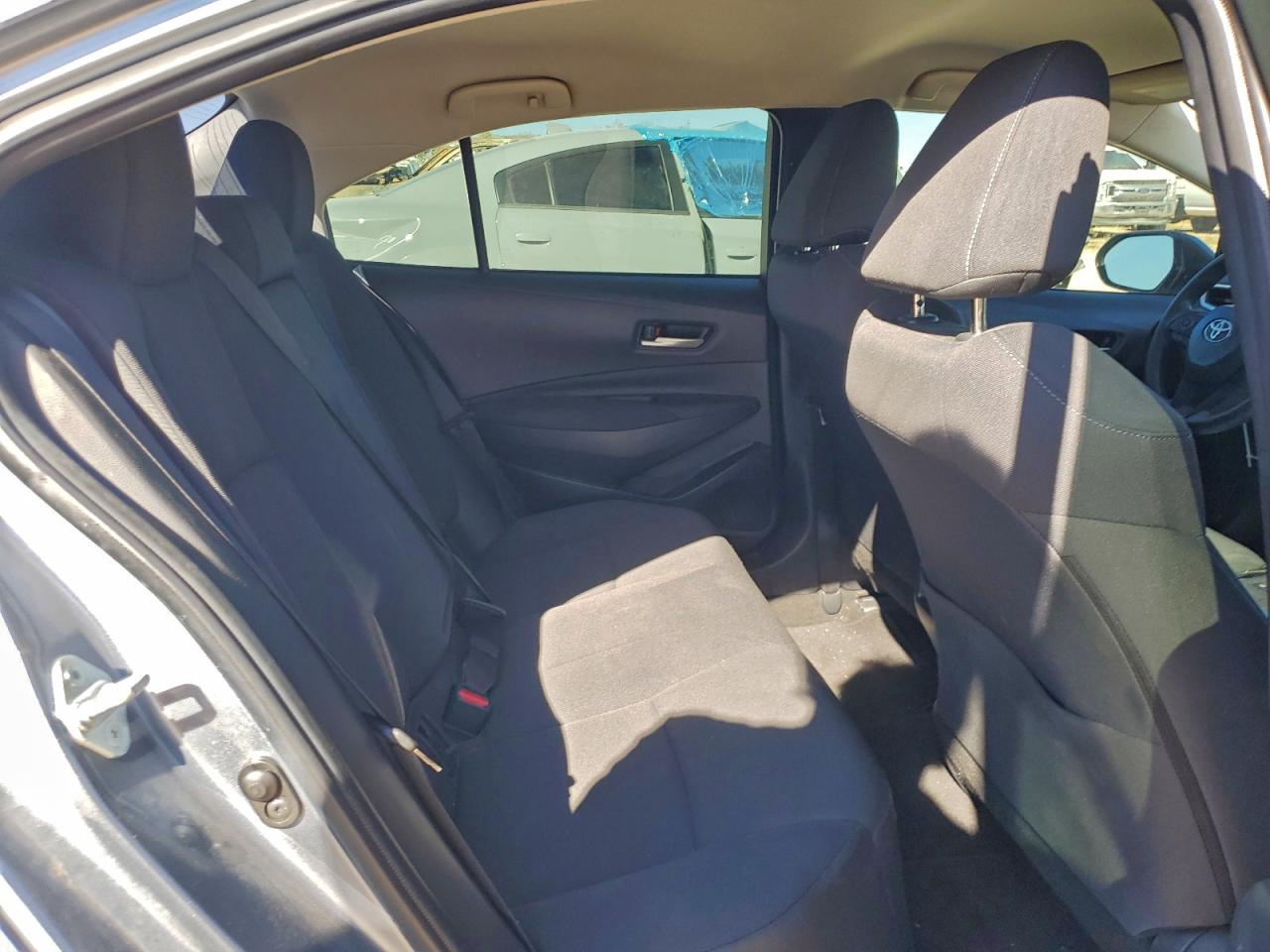 2021 TOYOTA COROLLA LE photo 10