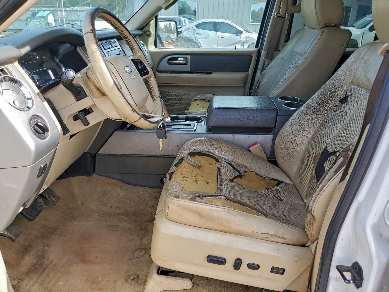 2011 FORD EXPEDITION XLT photo 7