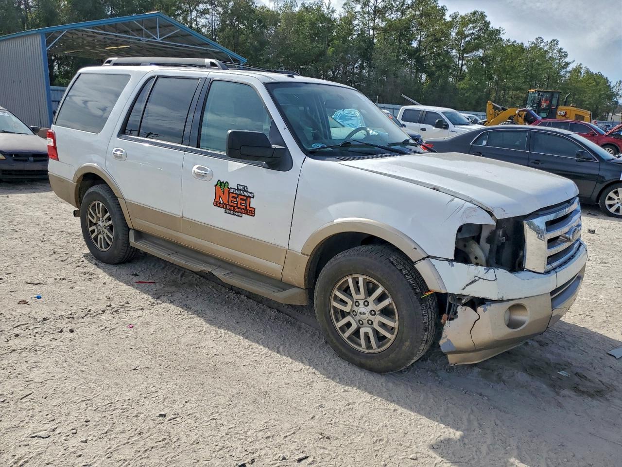 2011 FORD EXPEDITION XLT photo 4