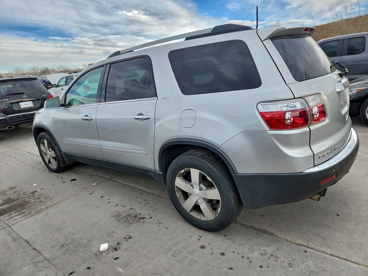 2011 GMC ACADIA SLT-1 photo 2