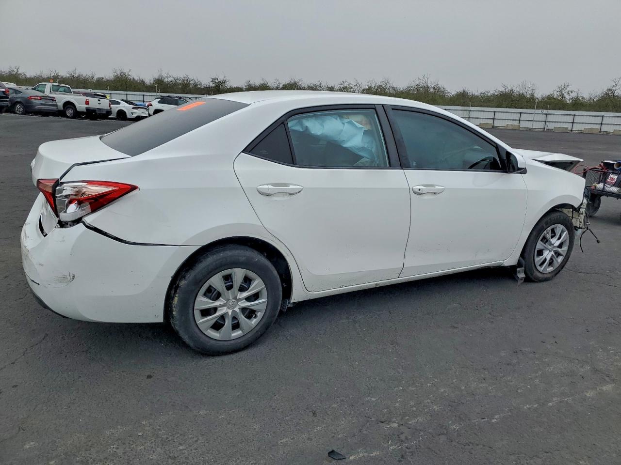 2017 TOYOTA COROLLA L photo 3