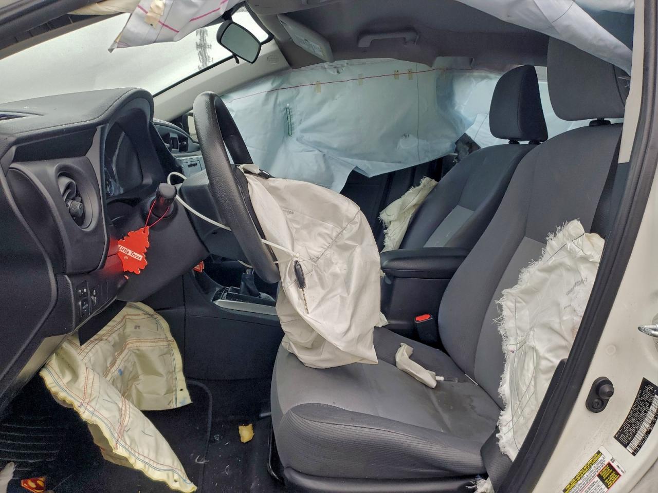 2017 TOYOTA COROLLA L photo 7