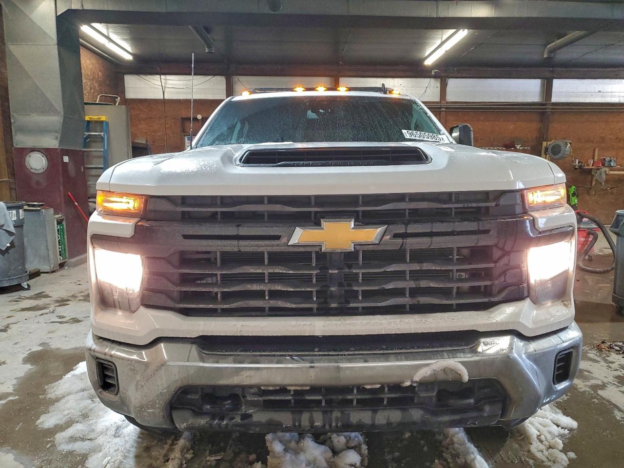 2024 CHEVROLET SILVERADO K2500 HEAVY DUTY photo 5