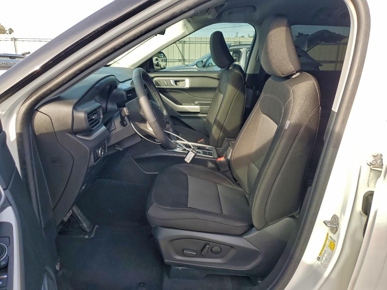 2024 FORD EXPLORER XLT photo 7