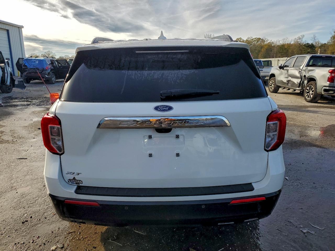 2024 FORD EXPLORER XLT photo 6