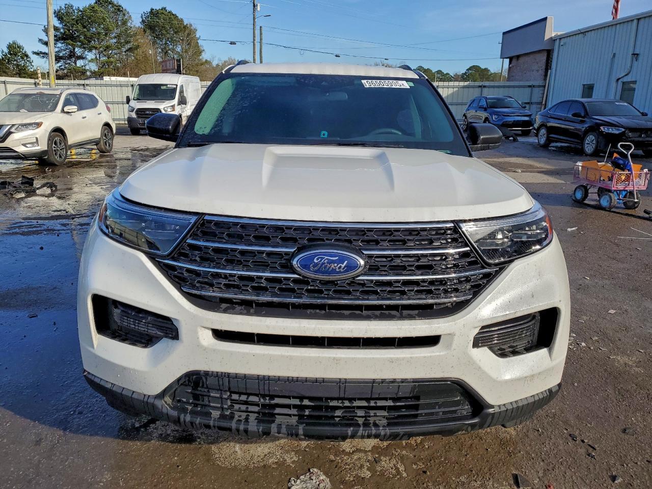 2024 FORD EXPLORER XLT photo 5