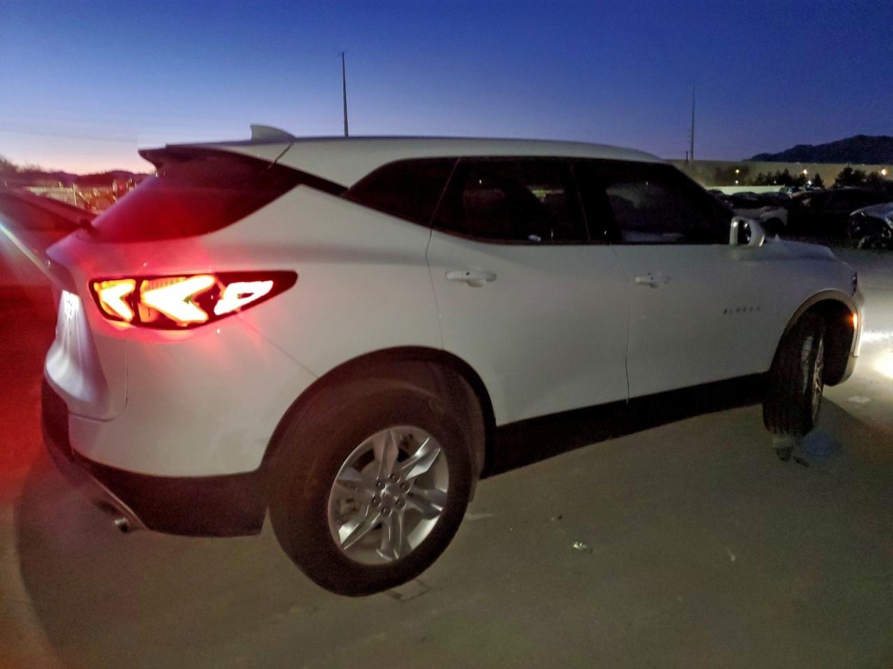 2020 CHEVROLET BLAZER 1LT photo 3