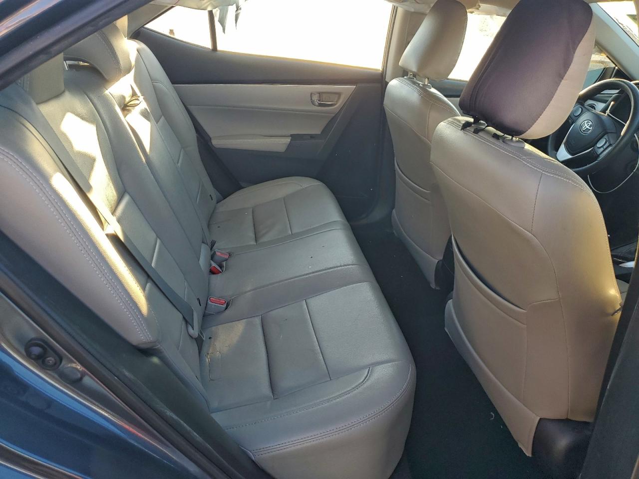 2017 TOYOTA COROLLA L photo 10