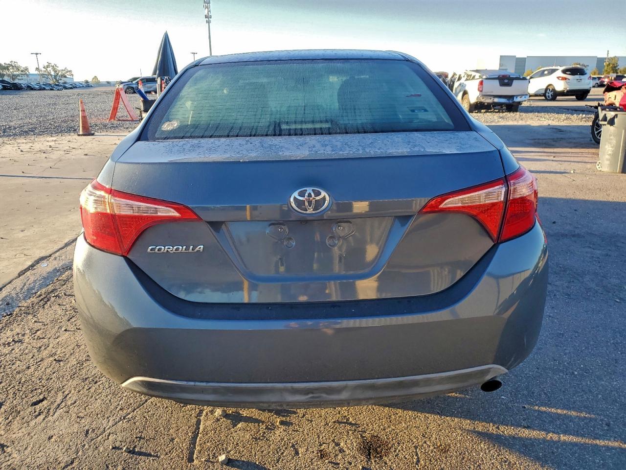 2017 TOYOTA COROLLA L photo 6
