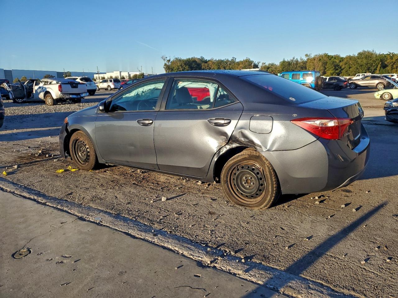 2017 TOYOTA COROLLA L photo 2