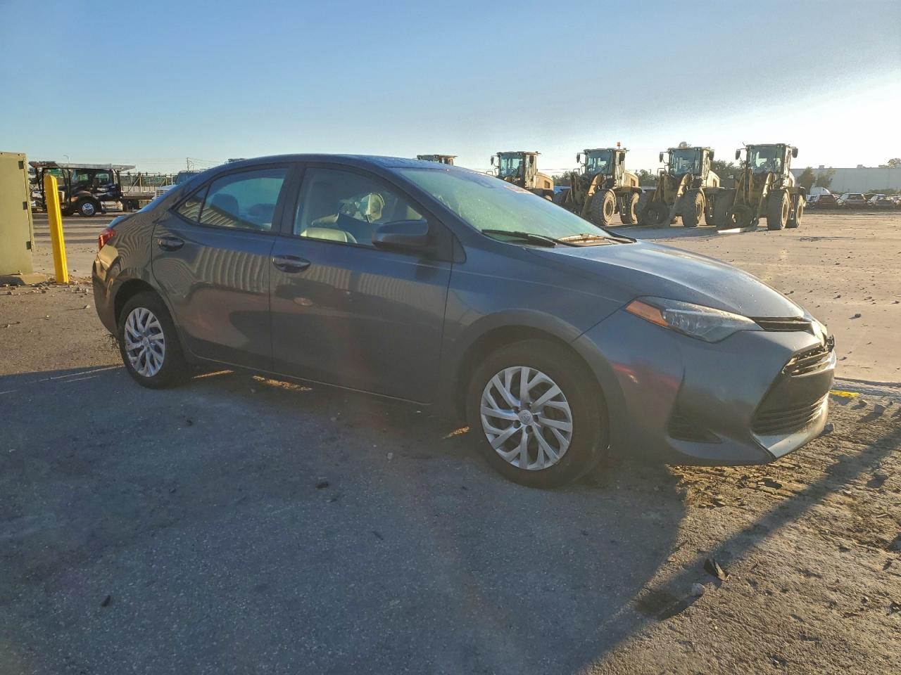 2017 TOYOTA COROLLA L photo 4