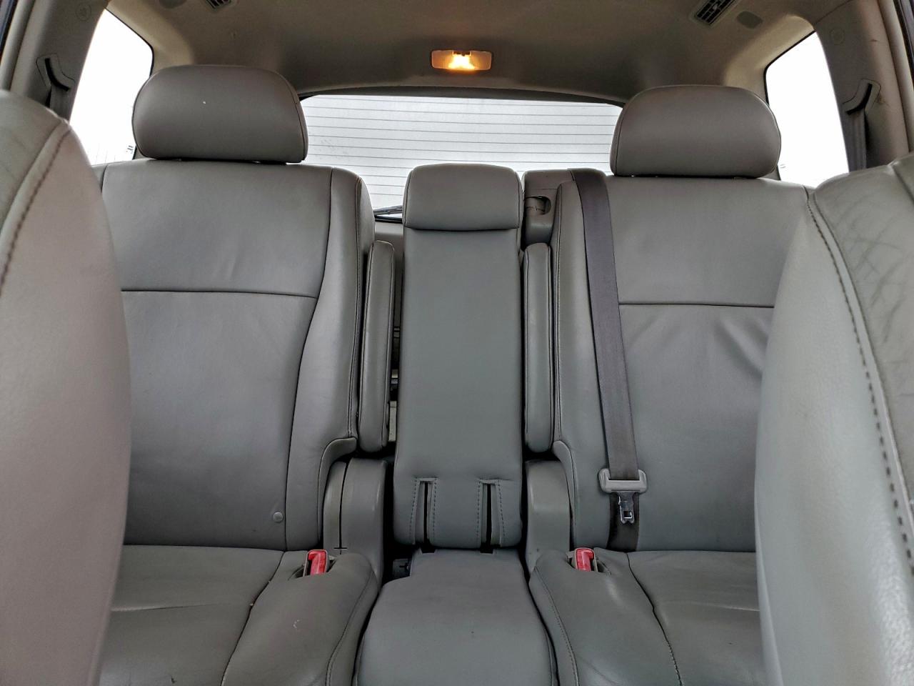 2010 TOYOTA HIGHLANDER SE photo 10