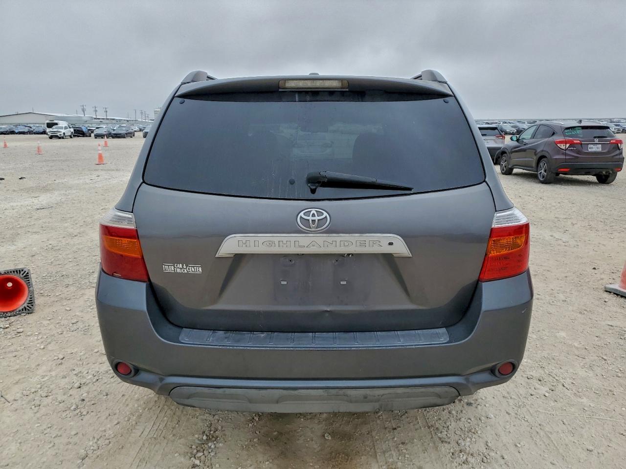 2010 TOYOTA HIGHLANDER SE photo 6