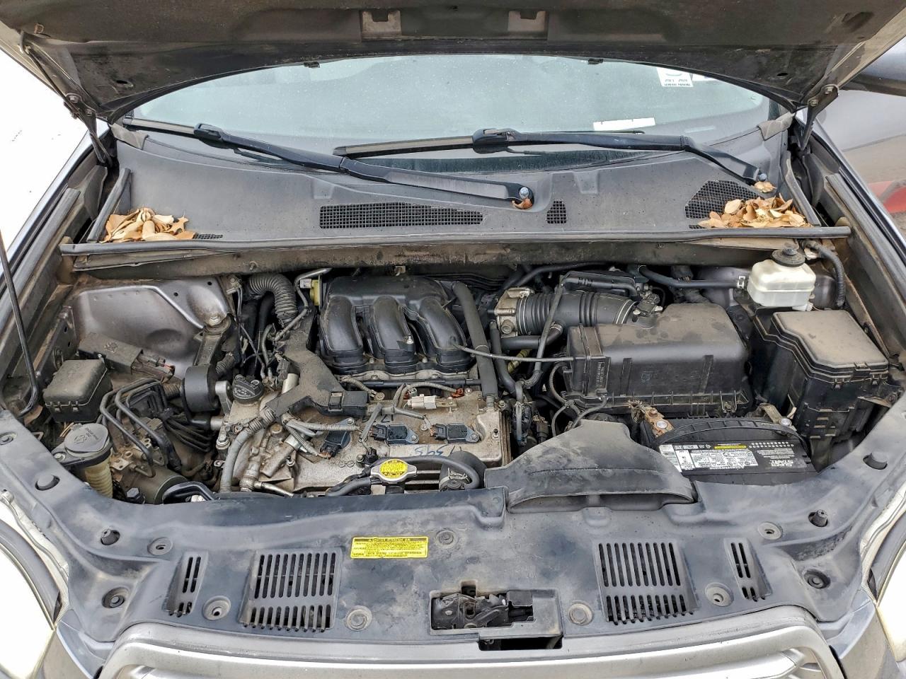 2010 TOYOTA HIGHLANDER SE photo 12