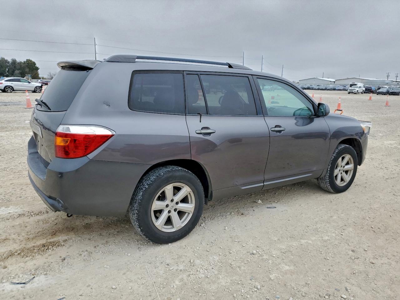 2010 TOYOTA HIGHLANDER SE photo 3