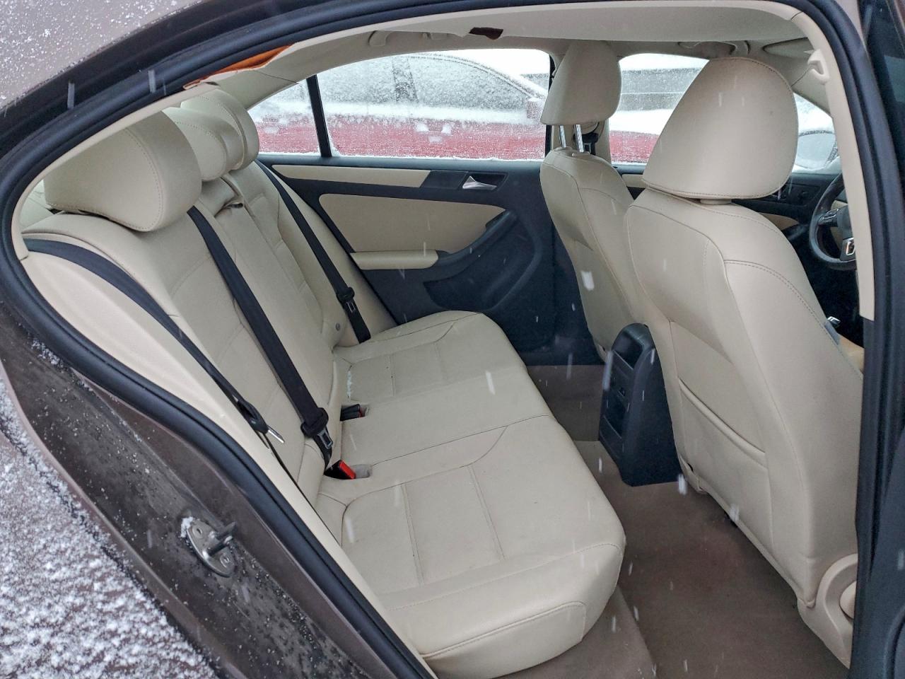 2011 VOLKSWAGEN JETTA SE photo 10