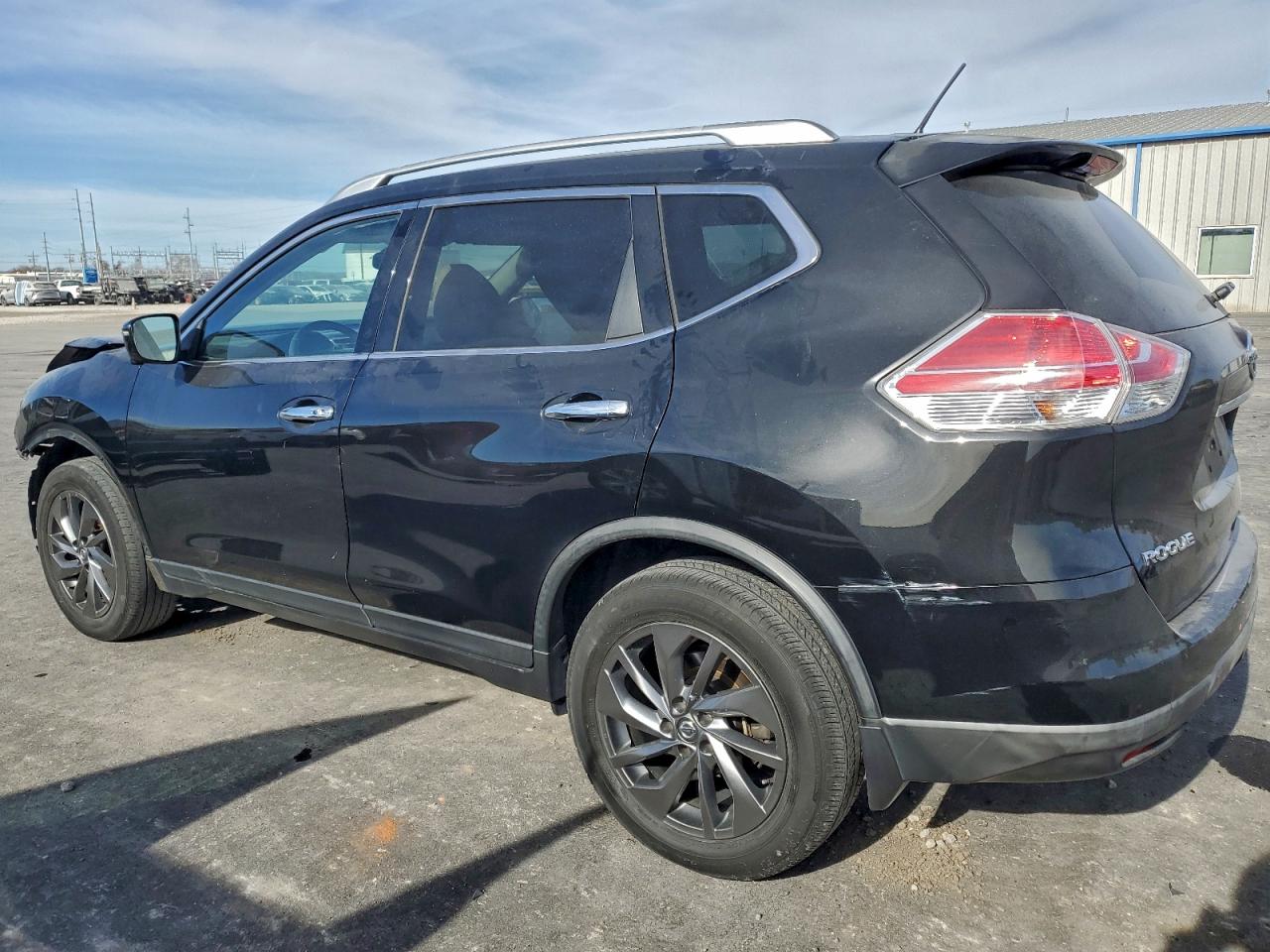 2016 NISSAN ROGUE SL photo 2