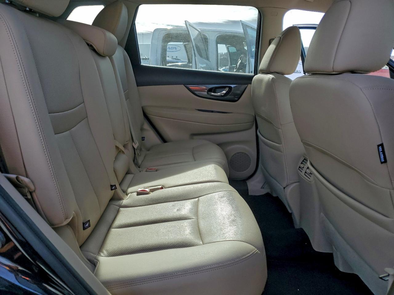 2016 NISSAN ROGUE SL photo 11