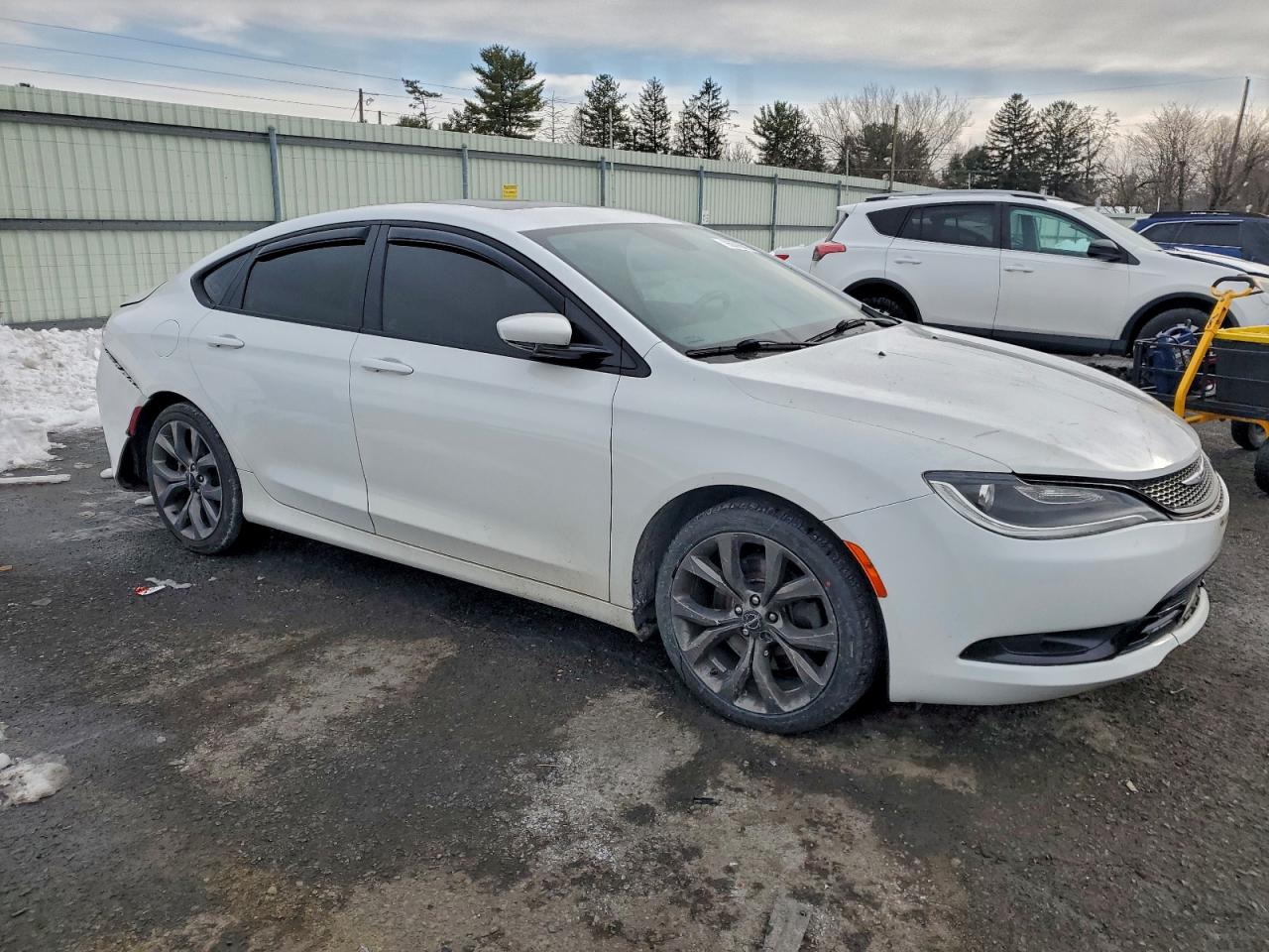 2015 CHRYSLER 200 S photo 4