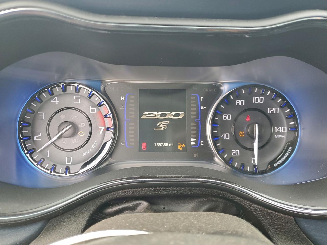 2015 CHRYSLER 200 S photo 9