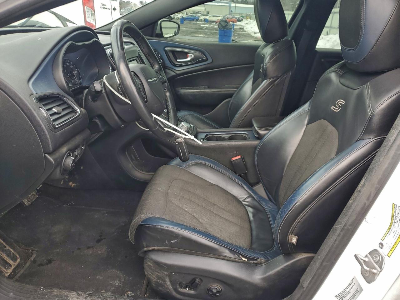 2015 CHRYSLER 200 S photo 7