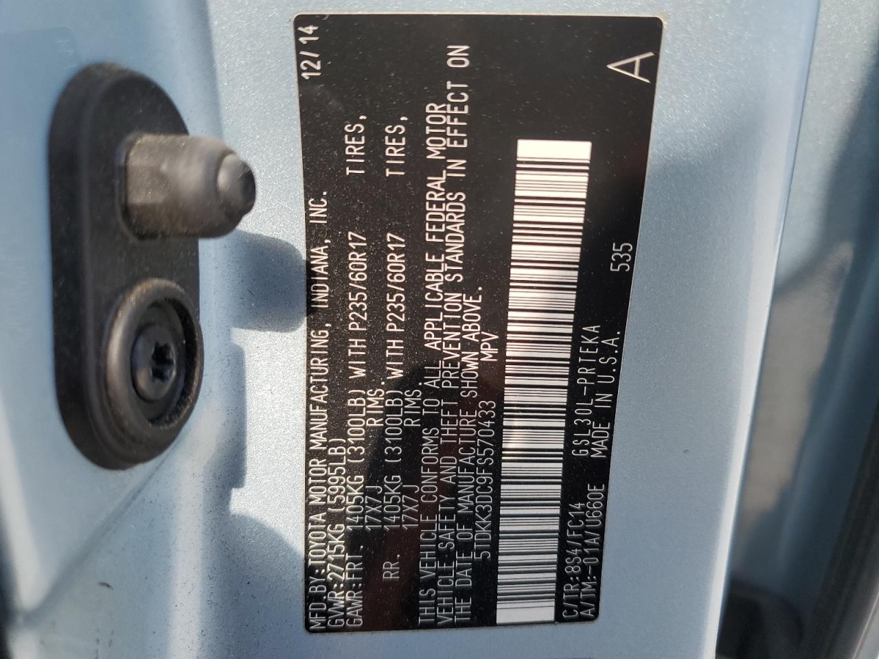 2015 TOYOTA SIENNA LE photo 13