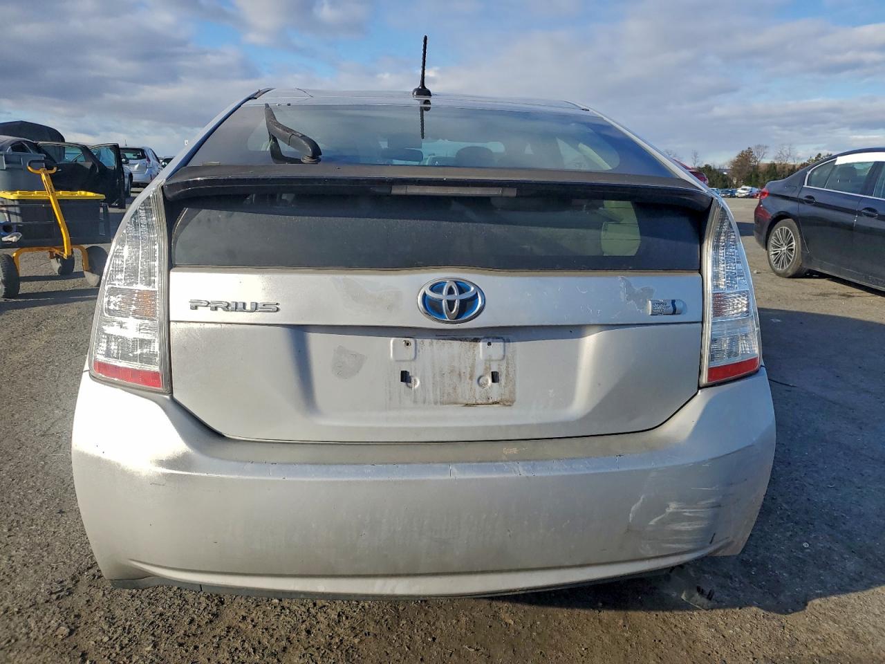 2011 TOYOTA PRIUS photo 6