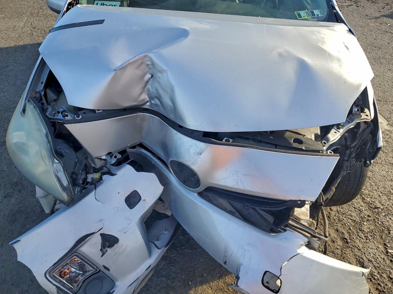 2011 TOYOTA PRIUS photo 11