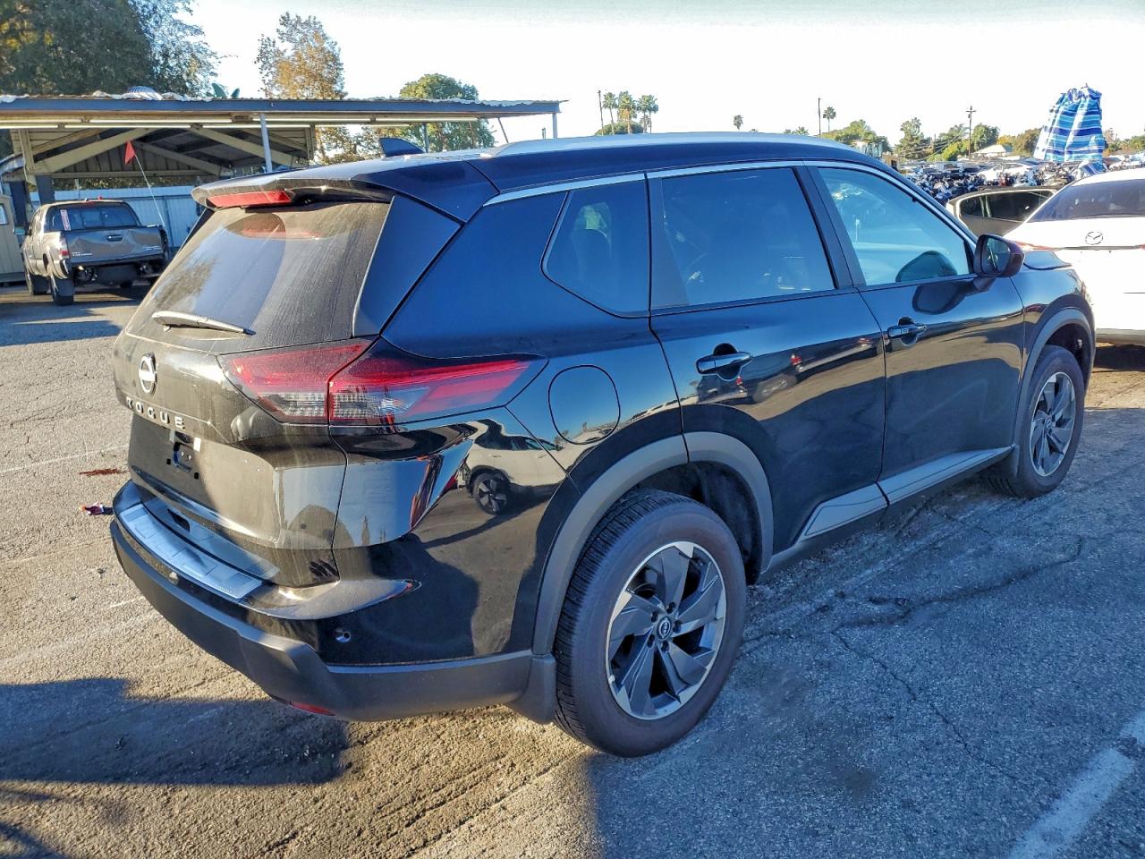 2025 NISSAN ROGUE SV photo 3