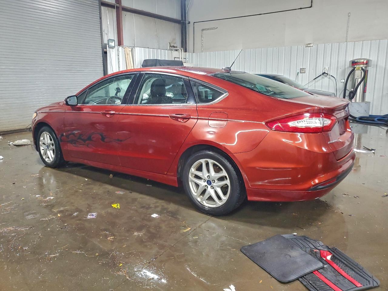 2014 FORD FUSION SE photo 2