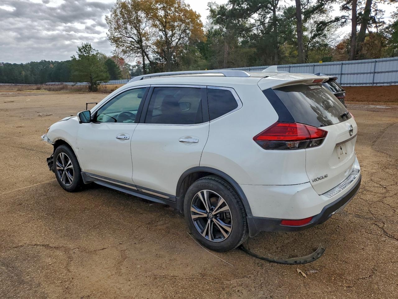 2017 NISSAN ROGUE S photo 2