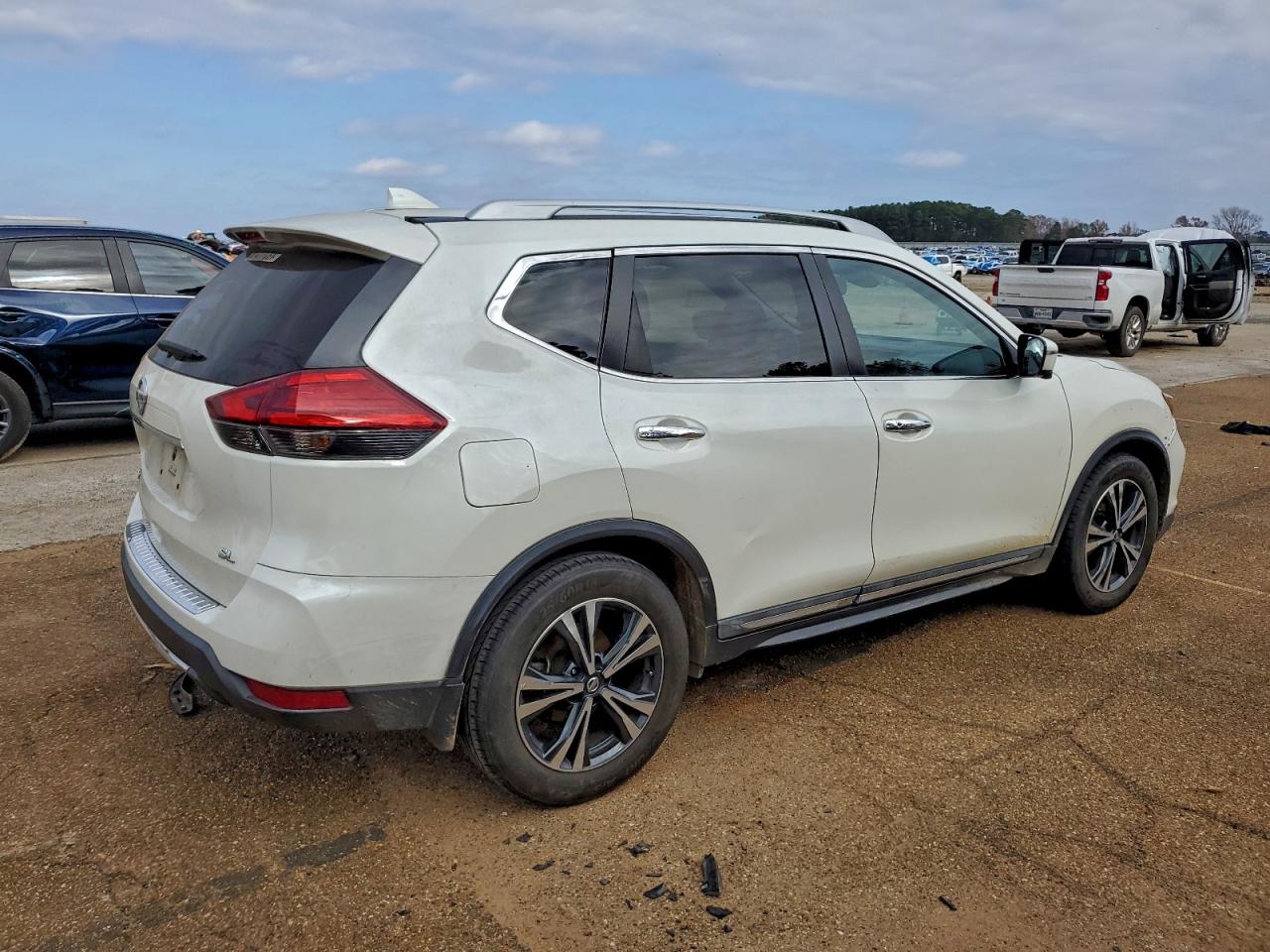 2017 NISSAN ROGUE S photo 3