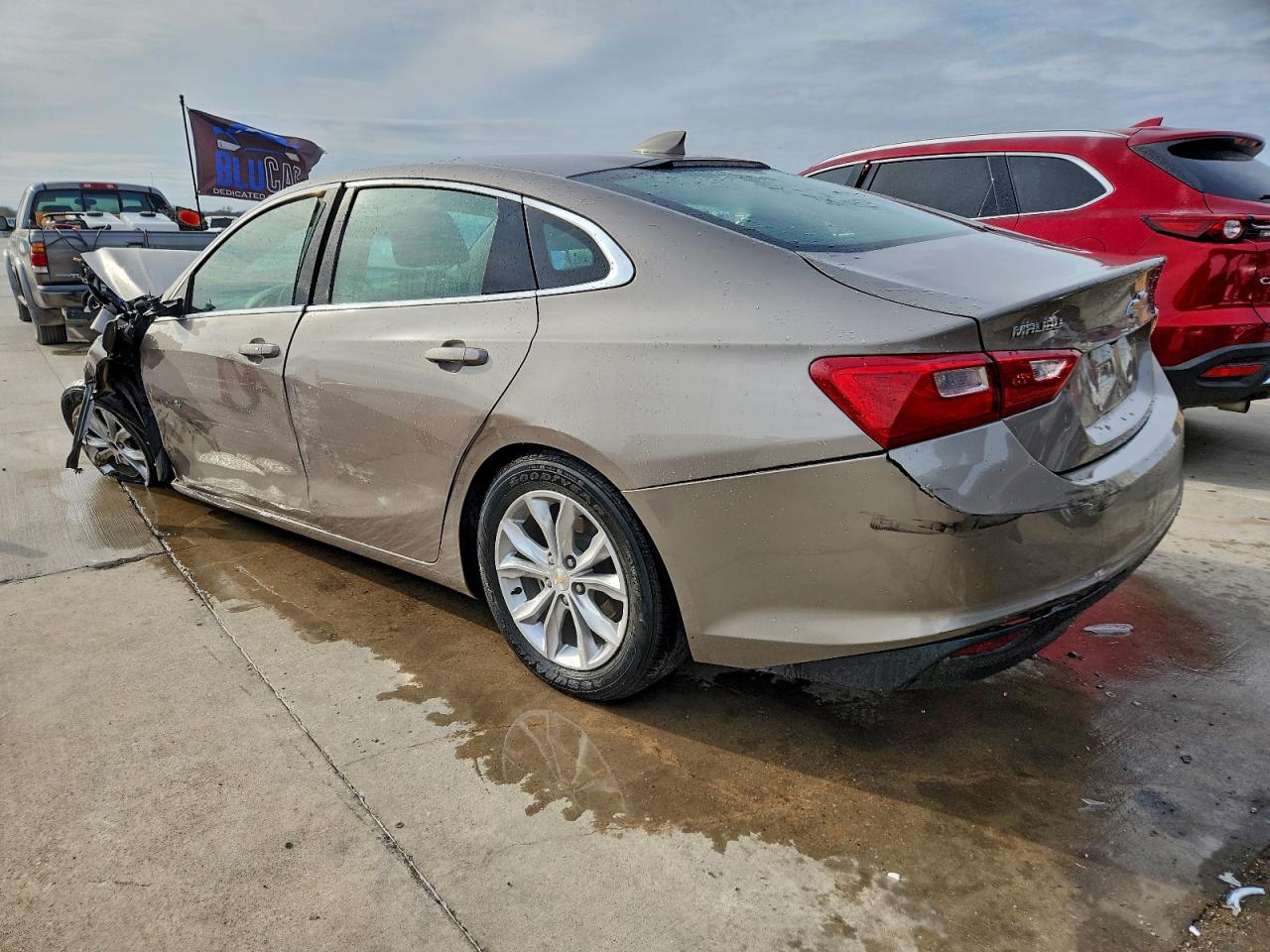 2023 CHEVROLET MALIBU LT photo 2