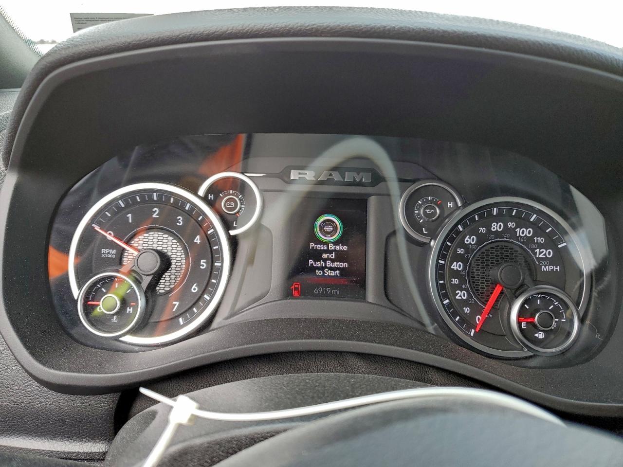 2025 RAM 2500 BIG HORN photo 9
