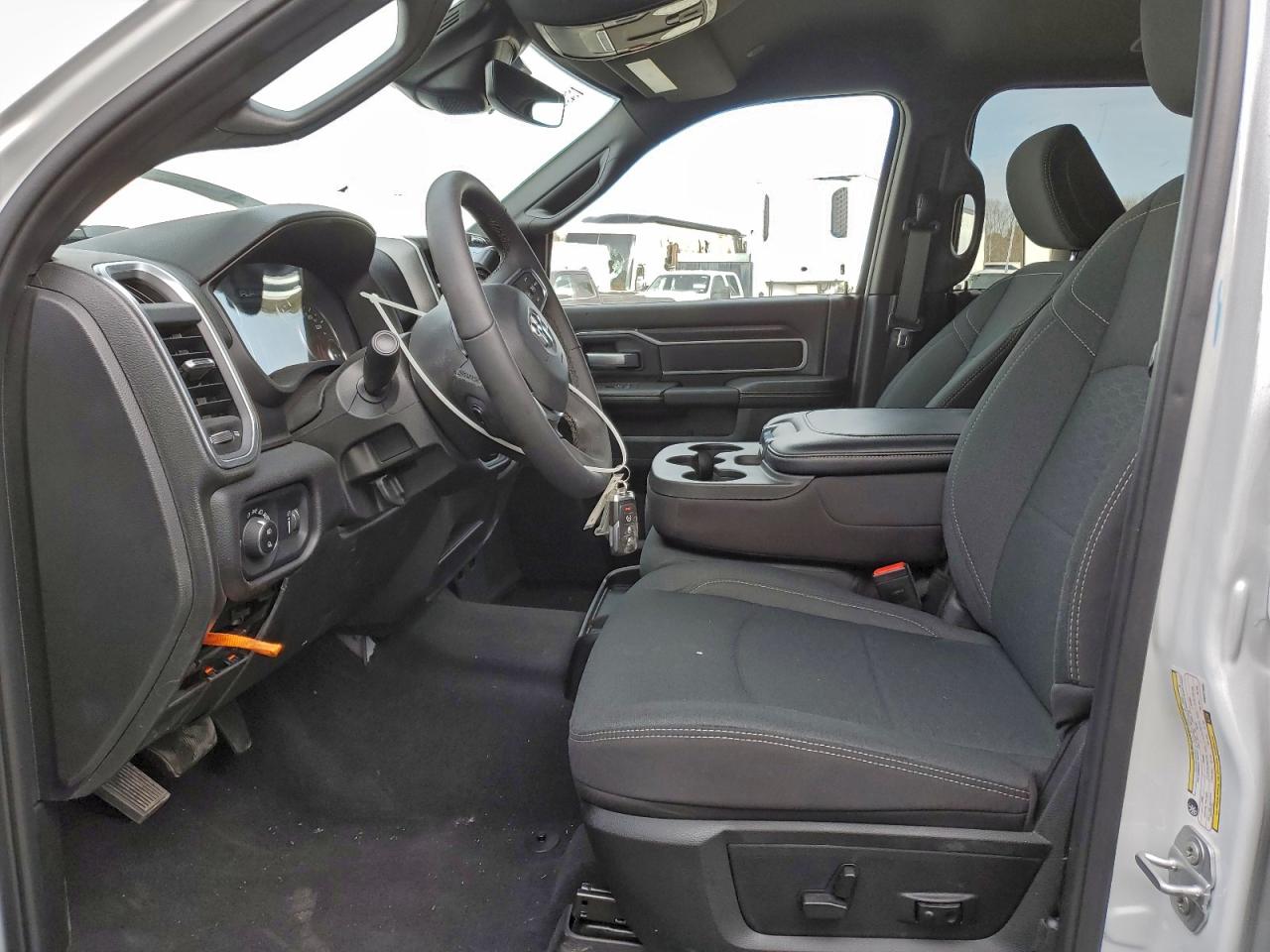 2025 RAM 2500 BIG HORN photo 7